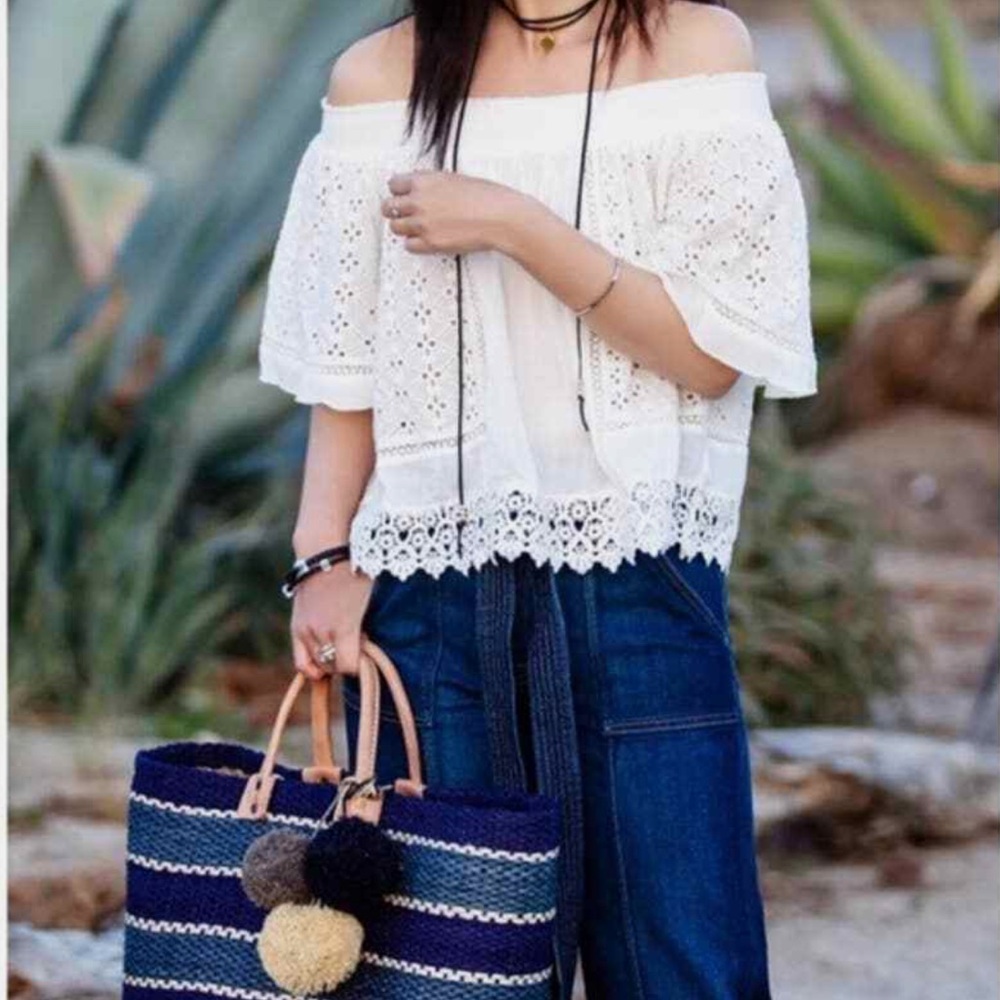 Lovers and friends seamist ivory off the shoulder eyelit and lace boho top small